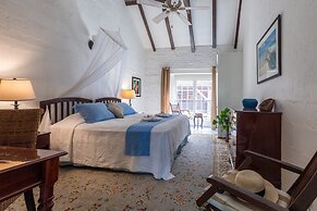 Admiral's Inn and Gunpowder Suites