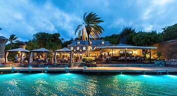 Admiral's Inn and Gunpowder Suites