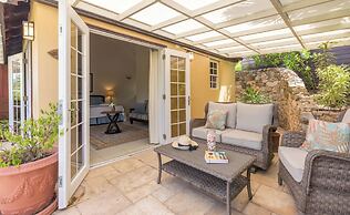 Admiral's Inn and Gunpowder Suites