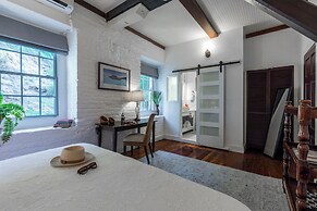 Admiral's Inn and Gunpowder Suites