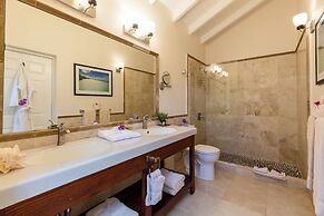 Admiral's Inn and Gunpowder Suites