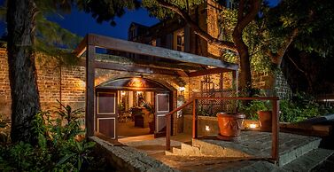 Admiral's Inn and Gunpowder Suites