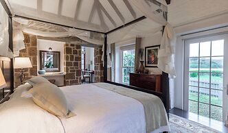 Admiral's Inn and Gunpowder Suites