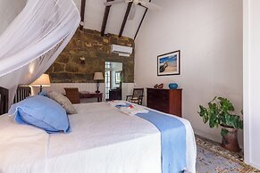 Admiral's Inn and Gunpowder Suites