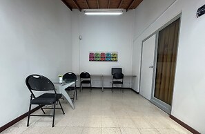 Hostal Lleras Calle 8 - Hostel