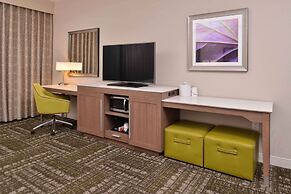 Hampton Inn & Suites Dallas Market Center