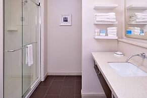 Hampton Inn & Suites Dallas Market Center