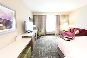 Hampton Inn & Suites Dallas Market Center