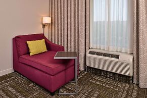 Hampton Inn & Suites Dallas Market Center