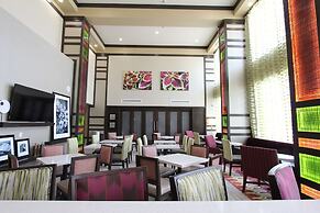 Hampton Inn & Suites Dallas Market Center