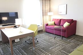 Hampton Inn & Suites Dallas Market Center