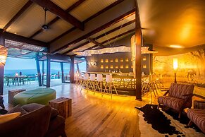 Rhino Ridge Safari Lodge