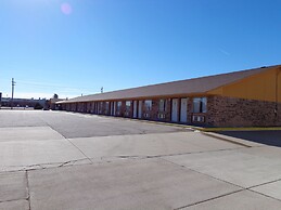 National 9 Inn Garden City