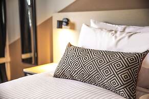 Nightcap at Manhattan Hotel