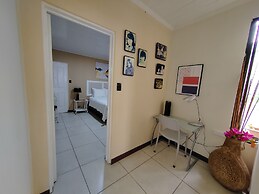 Hotel Bamboo Aeropuerto