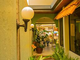 Hotel Bamboo Aeropuerto