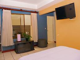 Hotel Bamboo Aeropuerto