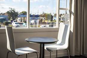 Nightcap at Waltzing Matilda Hotel