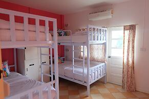 Finlay House - Hostel