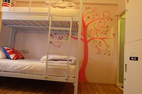 Finlay House - Hostel