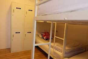 Finlay House - Hostel