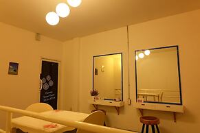 Finlay House - Hostel