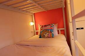 Finlay House - Hostel