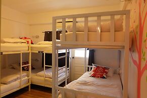 Finlay House - Hostel