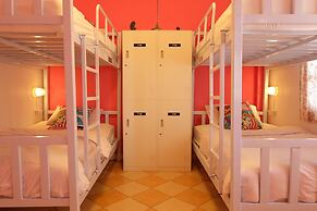 Finlay House - Hostel