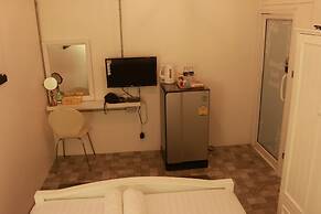 Finlay House - Hostel