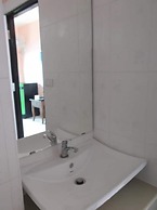 Moon Travel Guesthouse