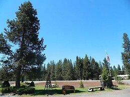 Eagle Crater Lake Inn