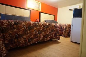 Eagle Crater Lake Inn