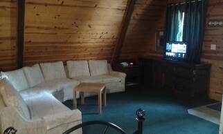 Eagle Crater Lake Inn