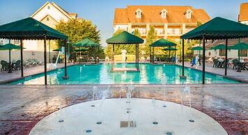 French Quarter Resort by Coolvacay