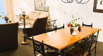 French Quarter Resort by Coolvacay