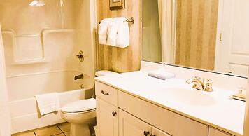 French Quarter Resort by Coolvacay
