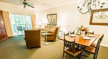 French Quarter Resort by Coolvacay