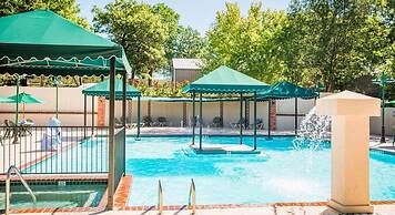 French Quarter Resort by Coolvacay
