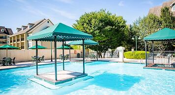French Quarter Resort by Coolvacay