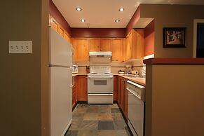 Marketplace Lodge by Whistler Retreats