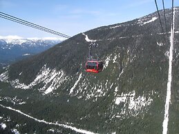 Marketplace Lodge by Whistler Retreats