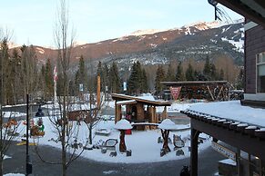 Marketplace Lodge by Whistler Retreats