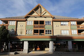 Marketplace Lodge by Whistler Retreats