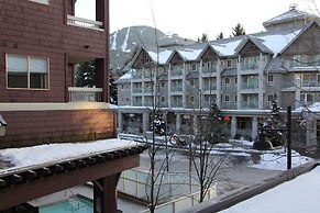 Marketplace Lodge by Whistler Retreats
