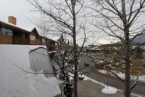 Marketplace Lodge by Whistler Retreats