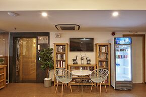 Sai Gon's Book Hotel - The Airport Front