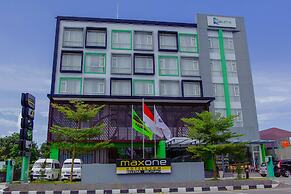 DK Belstar Hotel Belitung