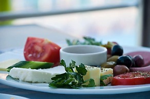 Mg White Lilyum Hotel