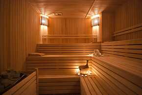 Mg White Lilyum Hotel